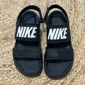 Nike Black and White Women's Sandals